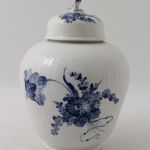 861 5085 VASE AND COVER